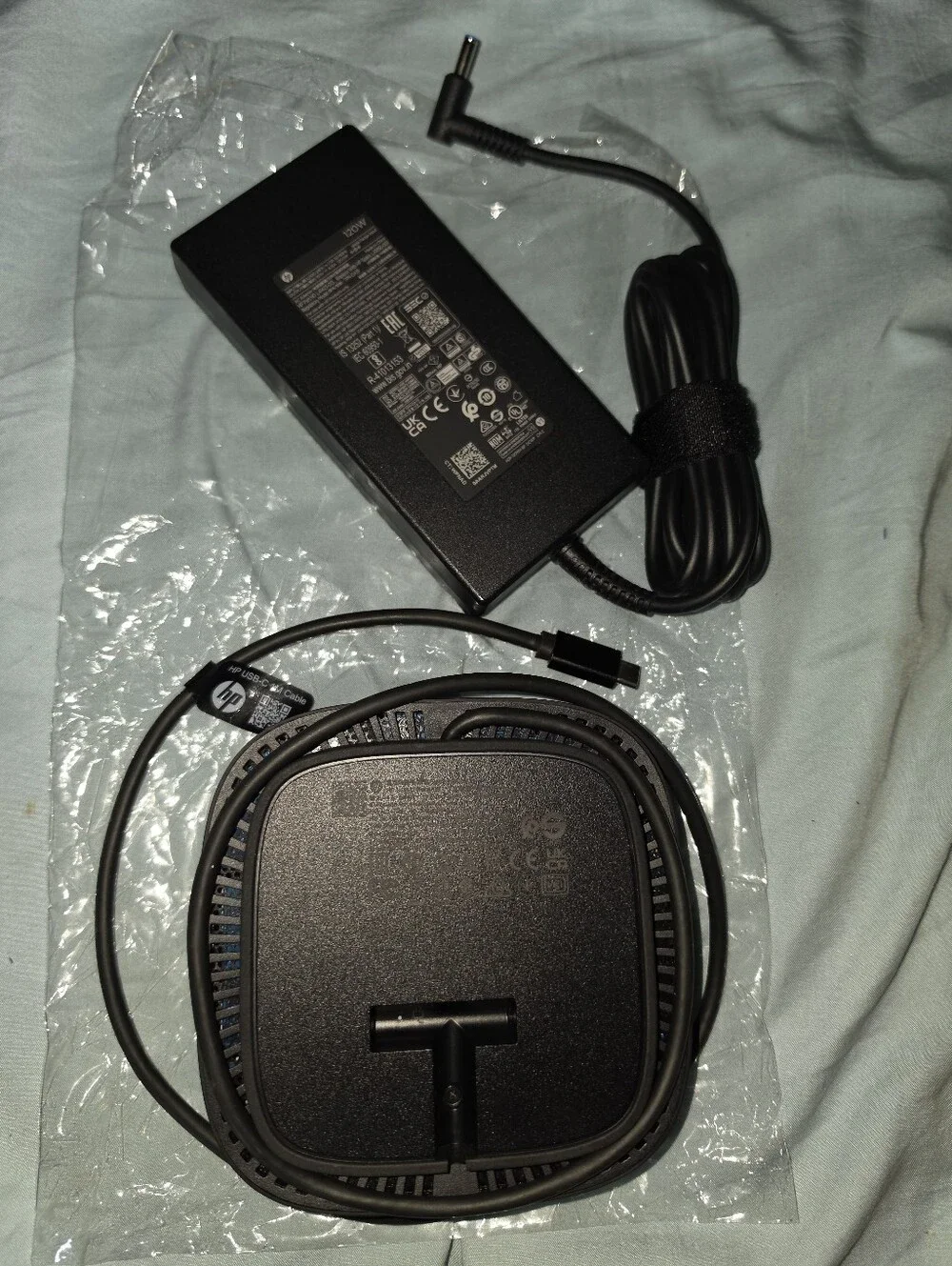 HP HOT ITEM! HSN-IX02 USB-C G5 Docking Station Kit w/120W AC Adapter. R2S!